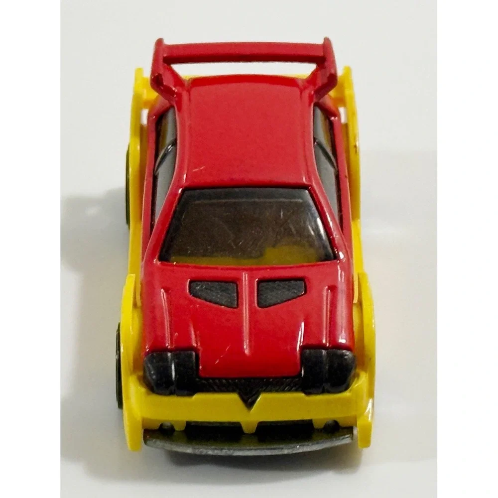 HOT WHEELS FLIGHT 03 RED & YELLOW 1:64 DIECAST 2 3/4